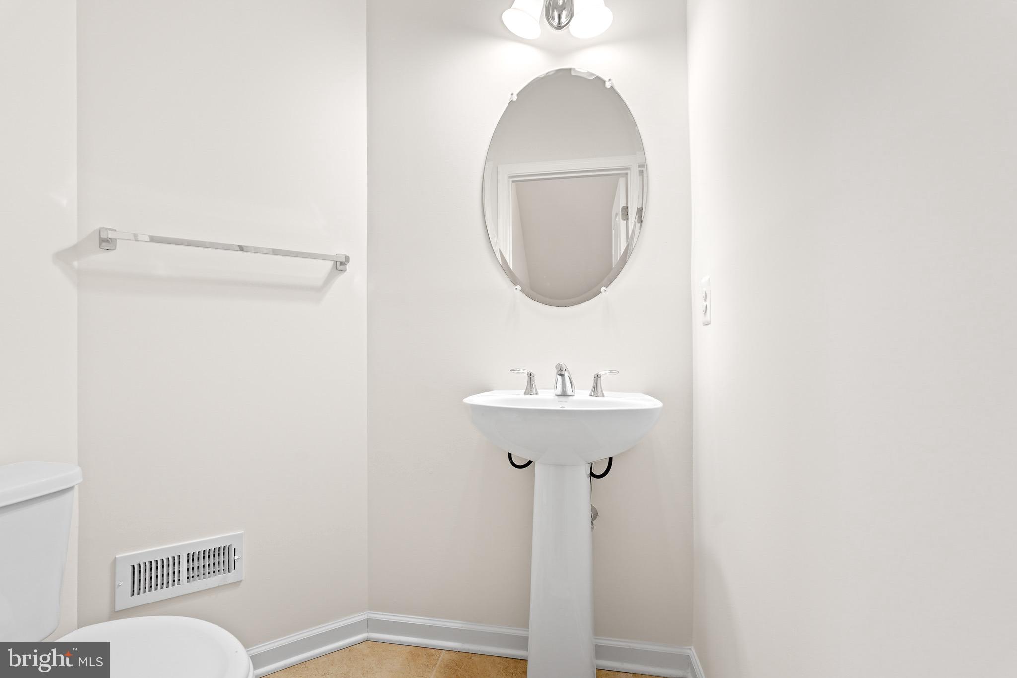 22550 Ocean Cliff Square Ashburn, VA 20148 - Photo 35 of 43