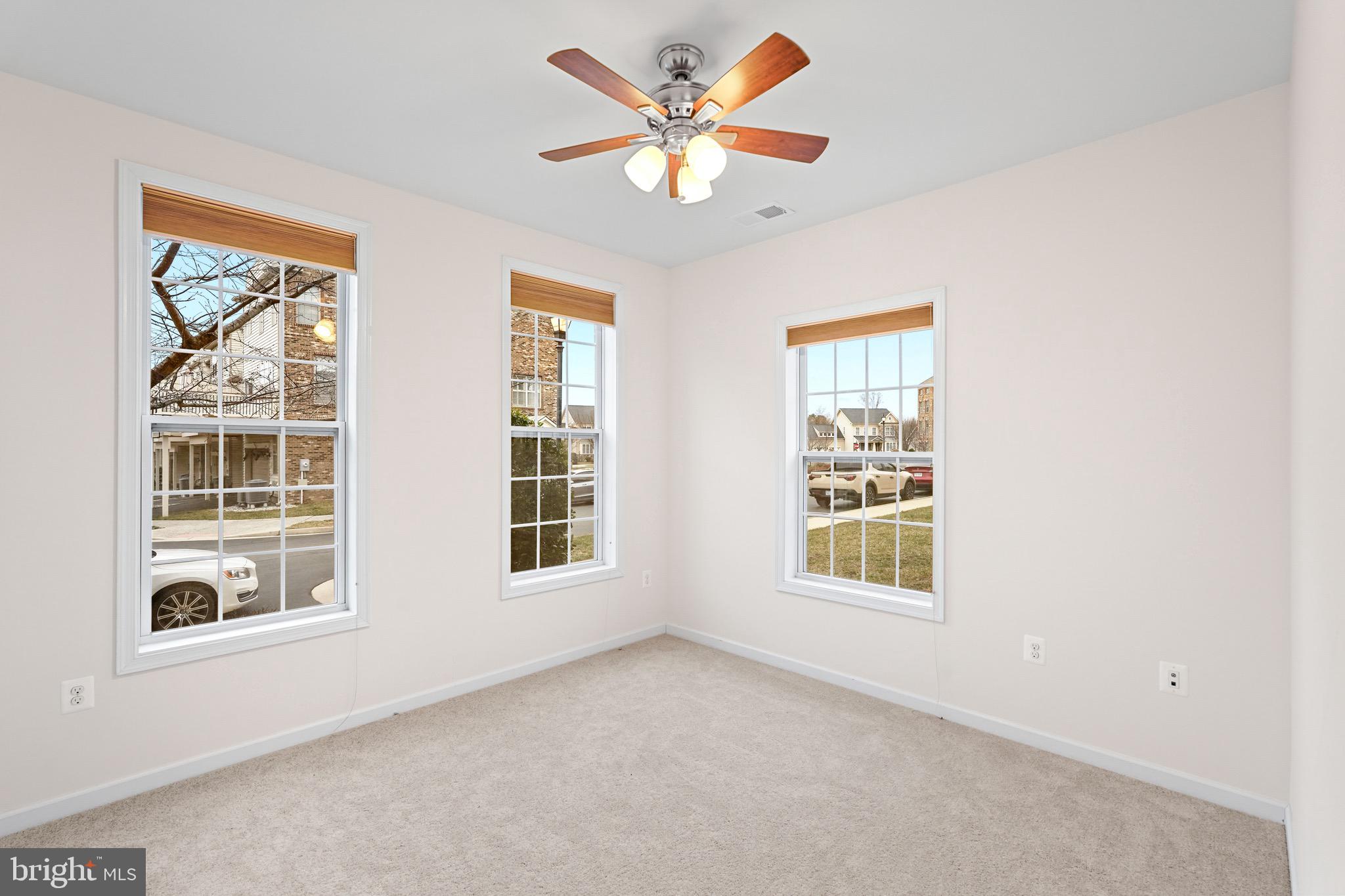 22550 Ocean Cliff Square Ashburn, VA 20148 - Photo 36 of 43