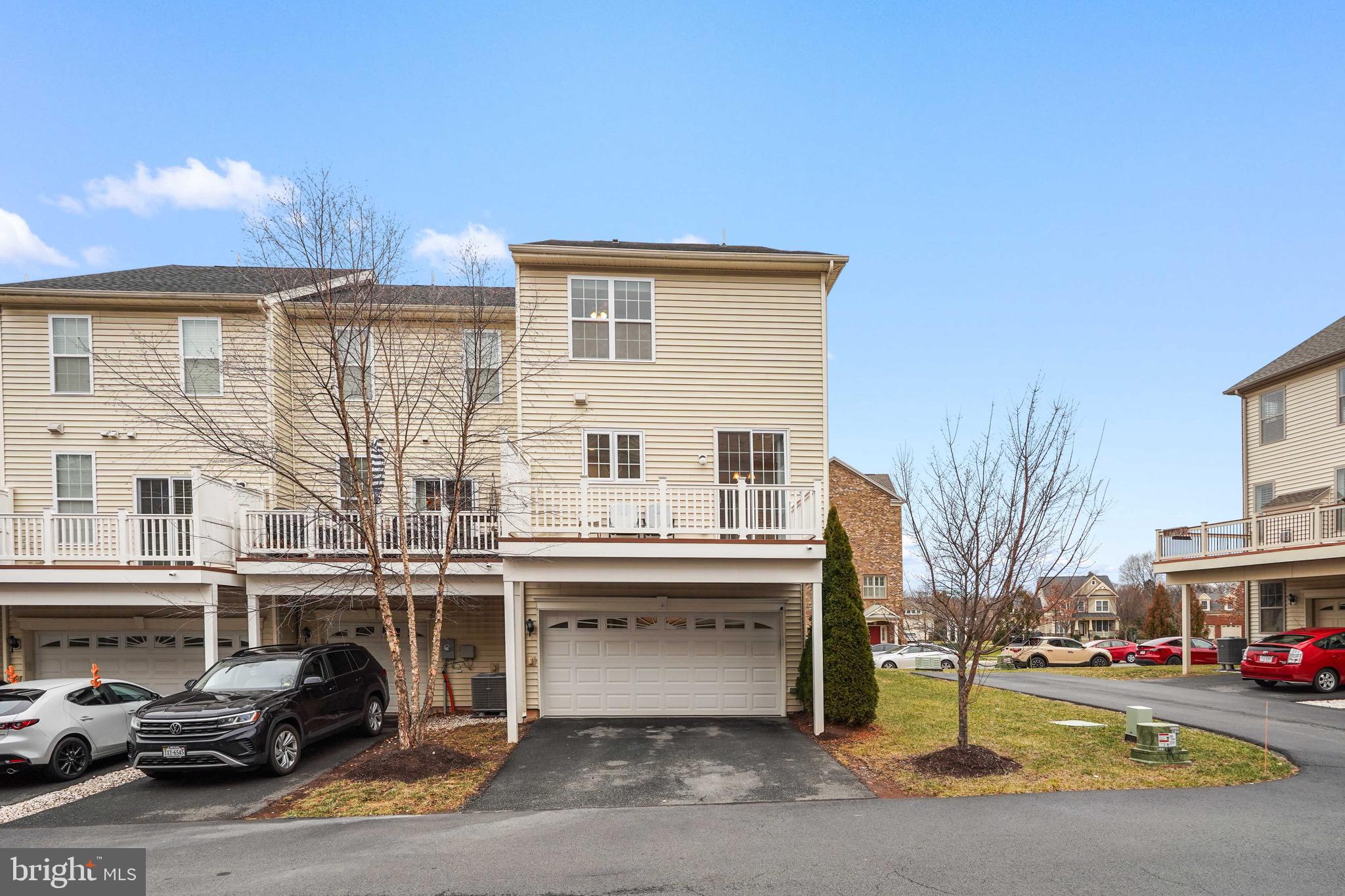 22550 Ocean Cliff Square Ashburn, VA 20148 - Photo 4 of 43