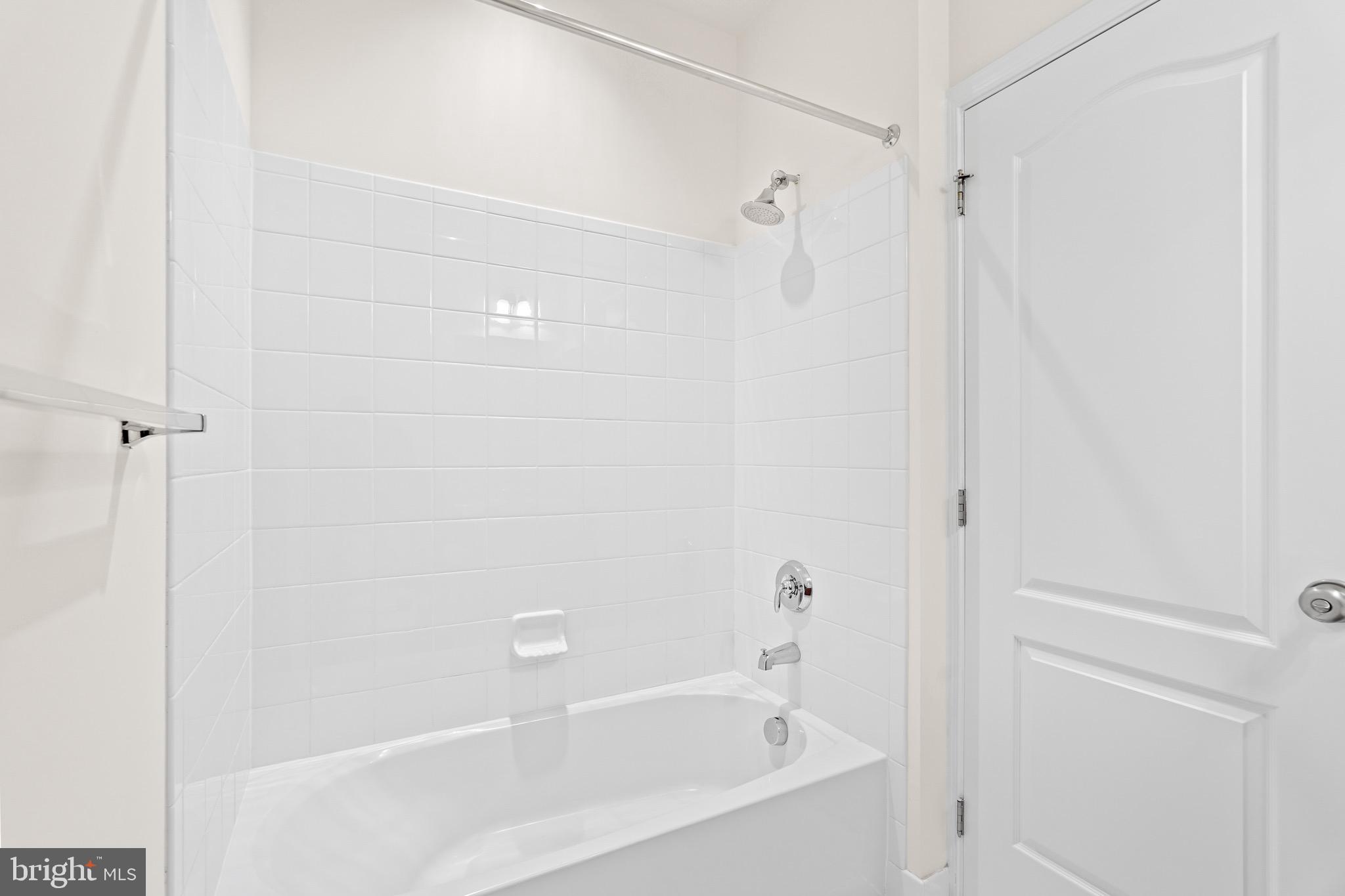 22550 Ocean Cliff Square Ashburn, VA 20148 - Photo 8 of 43