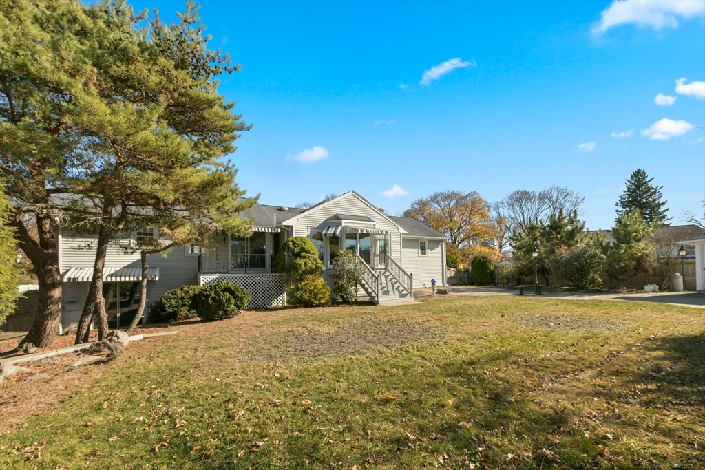72 Stivaletta Drive Dedham, MA 02026 - Photo 8 of 38
