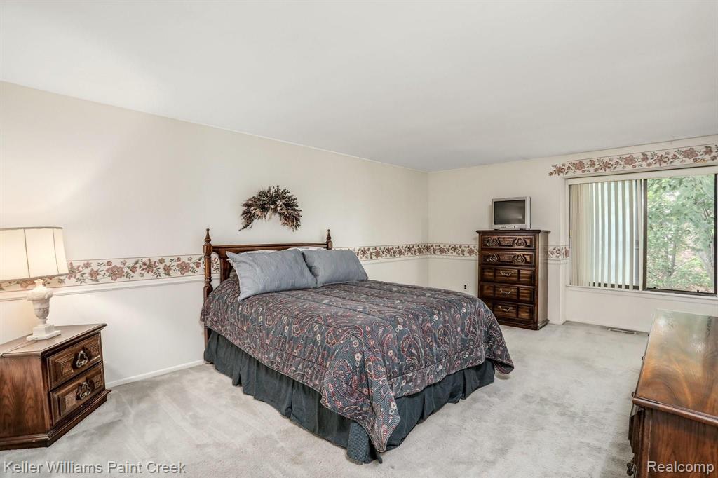 354 Willow Grove Lane Rochester Hills, MI 48307 - Photo 13 of 21