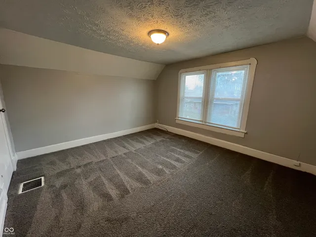 $1,250 | 302 South Randolph Street, Indianapolis, IN 46201