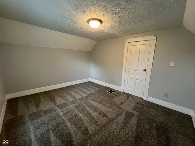 $1,250 | 302 South Randolph Street, Indianapolis, IN 46201