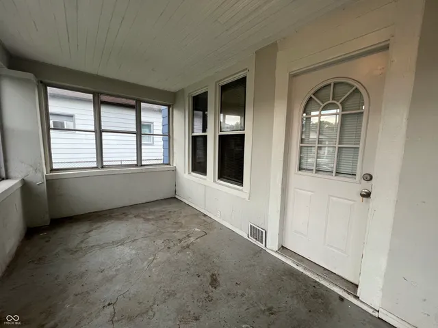 $1,250 | 302 South Randolph Street, Indianapolis, IN 46201