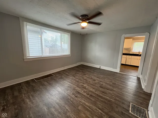 $1,250 | 302 South Randolph Street, Indianapolis, IN 46201