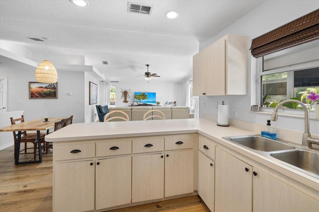 7264 Aberdeen Court Weeki Wachee, FL 34607 - Photo 21 of 57