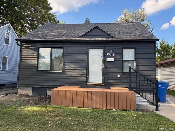 $1,100 | 11035 Essex Avenue, Warren, MI 48089