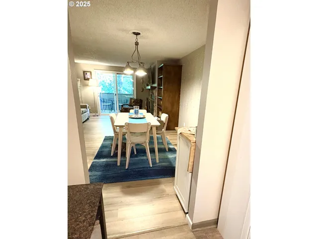 $239,500 | 29700 Southwest Courtside Drive, Unit 43, Wilsonville, OR 97070