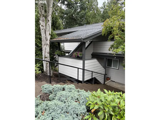 $239,500 | 29700 Southwest Courtside Drive, Unit 43, Wilsonville, OR 97070