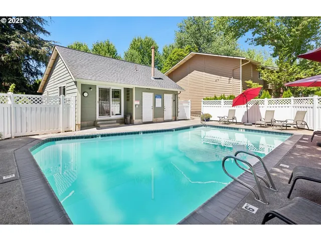 $239,500 | 29700 Southwest Courtside Drive, Unit 43, Wilsonville, OR 97070