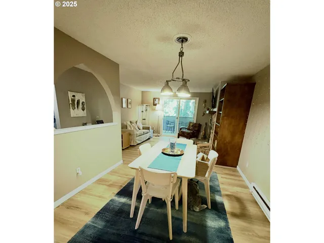 $239,500 | 29700 Southwest Courtside Drive, Unit 43, Wilsonville, OR 97070