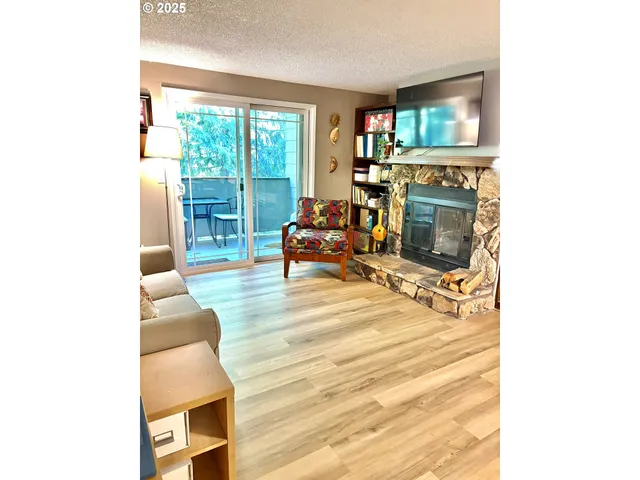 $239,500 | 29700 Southwest Courtside Drive, Unit 43, Wilsonville, OR 97070