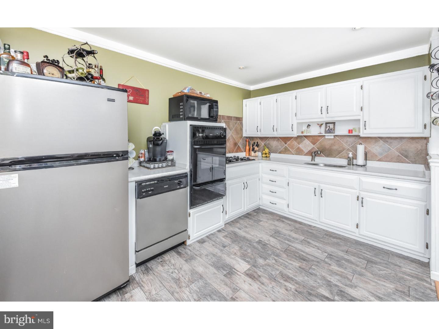 12728 Kenny Road Philadelphia, PA 19154 - Photo 11 of 25