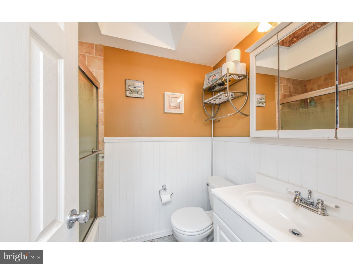 12728 Kenny Road Philadelphia, PA 19154 - Photo 19 of 25