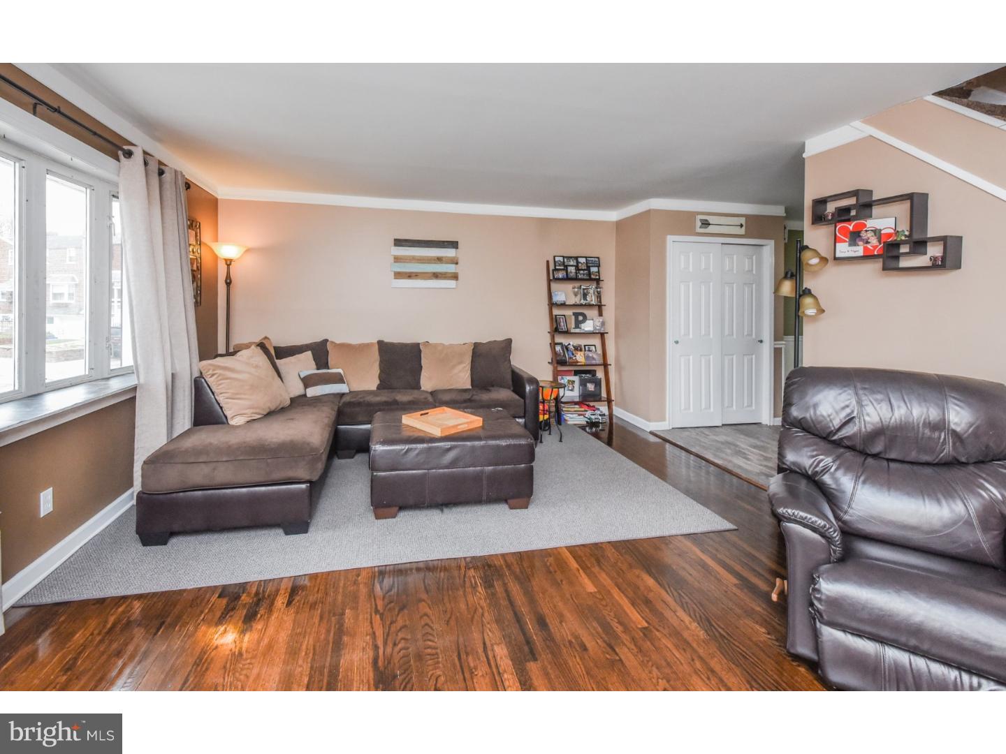 12728 Kenny Road Philadelphia, PA 19154 - Photo 3 of 25