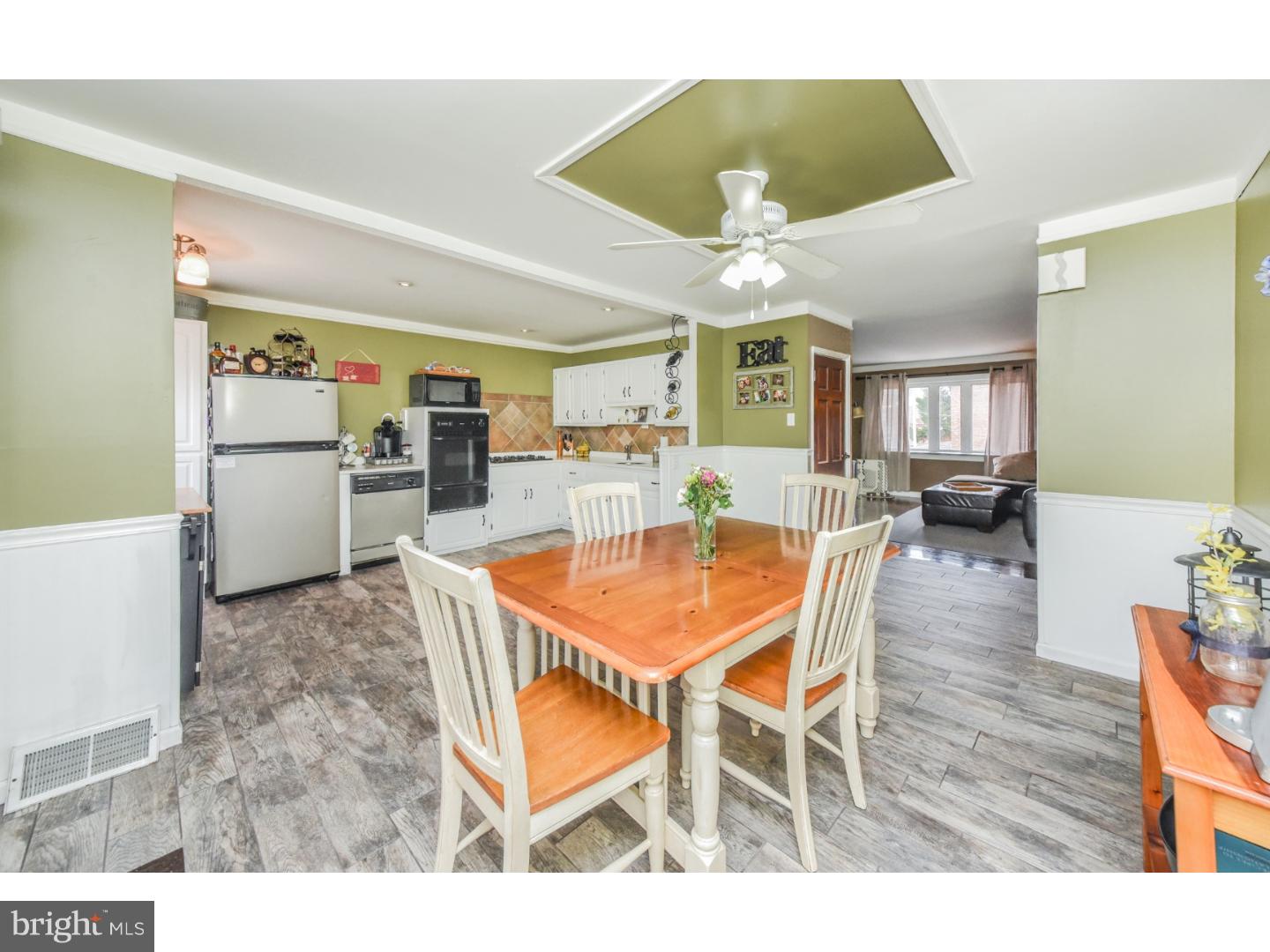 12728 Kenny Road Philadelphia, PA 19154 - Photo 10 of 25