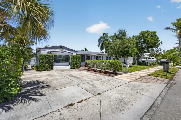 $515,000 | 1762 15th Avenue North, Lake Worth Beach, FL 33460