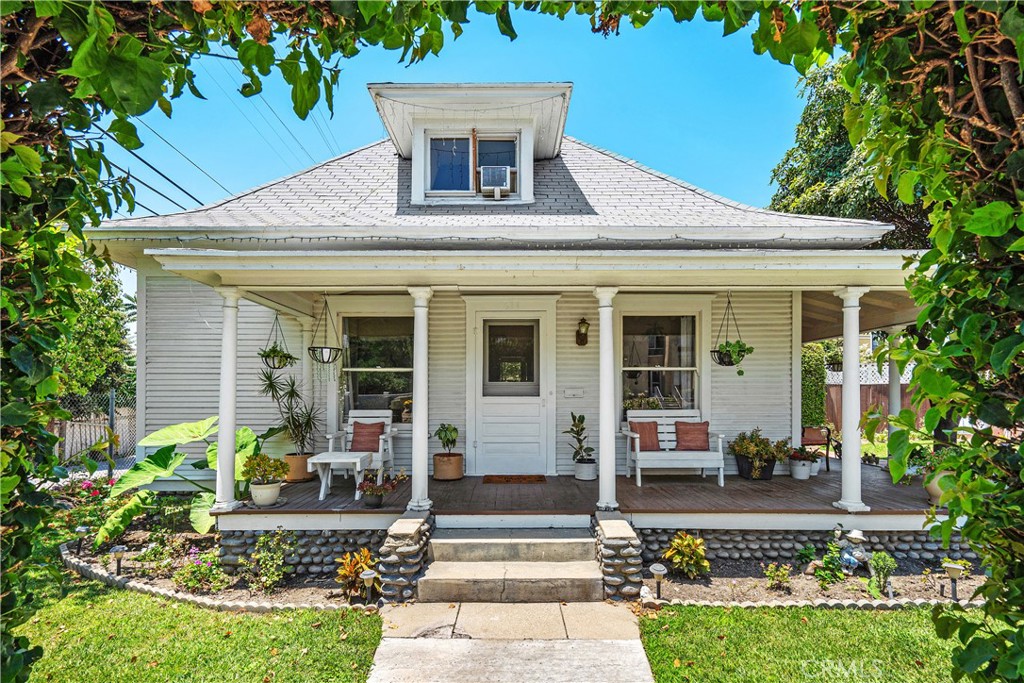 611 South Primrose Ave