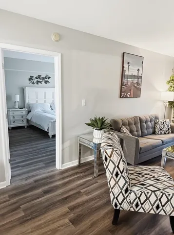 $345,000 | 300 South Duval Street, Unit 808, Tallahassee, FL 32301