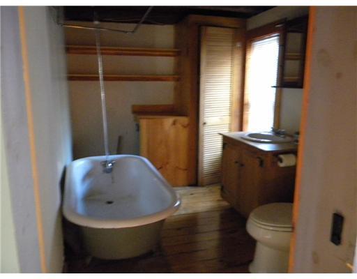 659 Old County Road Washington, ME 04574 - Photo 17 of 25 Bathroom. bathtub is deep enough for...