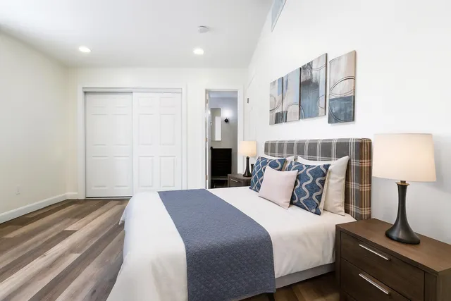 $384,999 | 1949 Terri Lane, Schererville, IN 46375