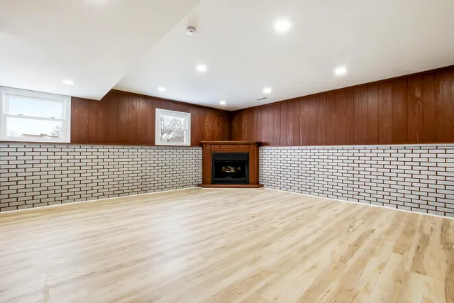 $384,999 | 1949 Terri Lane, Schererville, IN 46375