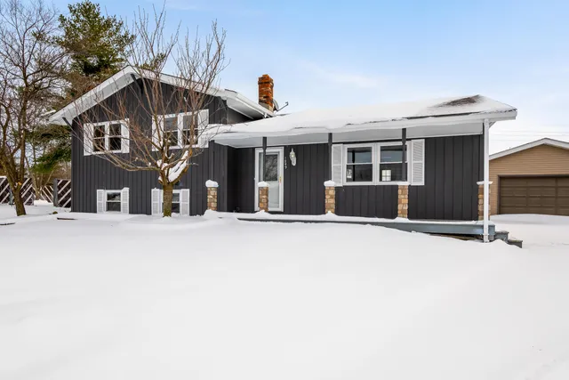 $384,999 | 1949 Terri Lane, Schererville, IN 46375