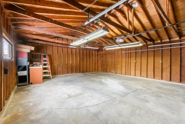 $384,999 | 1949 Terri Lane, Schererville, IN 46375