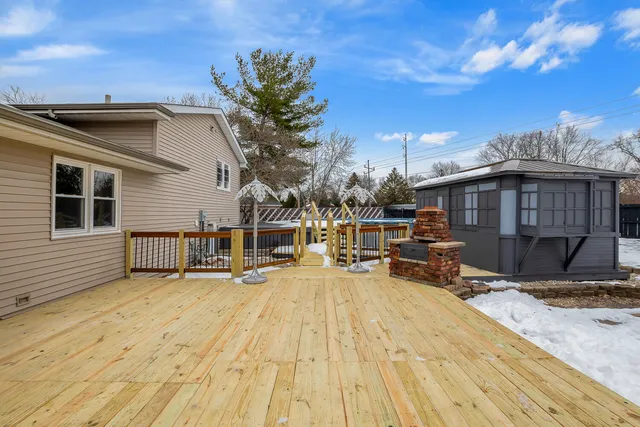 $384,999 | 1949 Terri Lane, Schererville, IN 46375