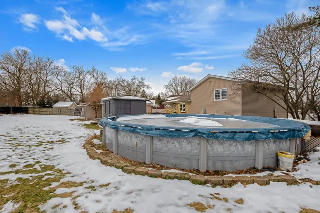 $384,999 | 1949 Terri Lane, Schererville, IN 46375