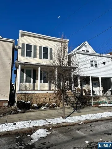 $2,200 | 117 Grand Street, Unit 1, Garfield, NJ 07026