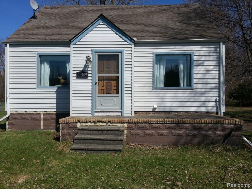 19409 Inkster Road Romulus, MI 48174 - Photo 1 of 27 FRONT.jpg