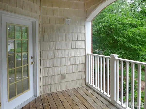 a view of a tennis court