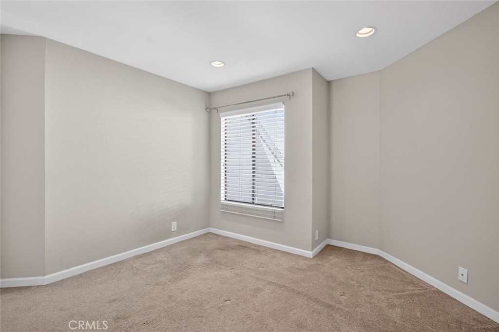 9 Fallingstar, Unit 15 Irvine, CA 92614 - Photo 22 of 36