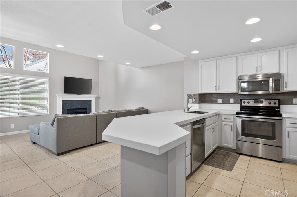 9 Fallingstar, Unit 15 Irvine, CA 92614 - Photo 10 of 36