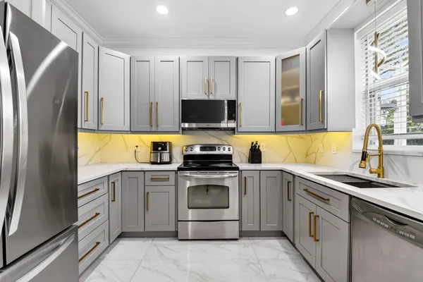 $3,800 | 5029 Starblaze Drive, Greenacres, FL 33463