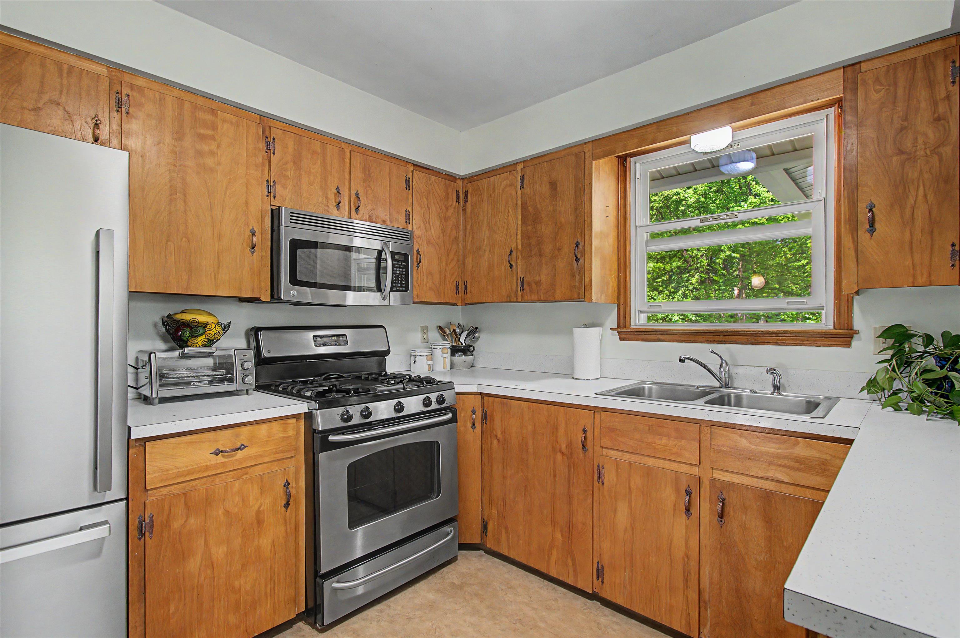 16 Colbert Street Essex Junction, VT 05452 - Photo 3 of 48