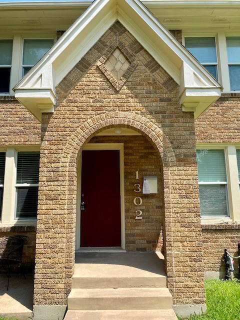 1302 West Pierce Street Houston, TX 77019 - Photo 12 of 12 a front view of a house
