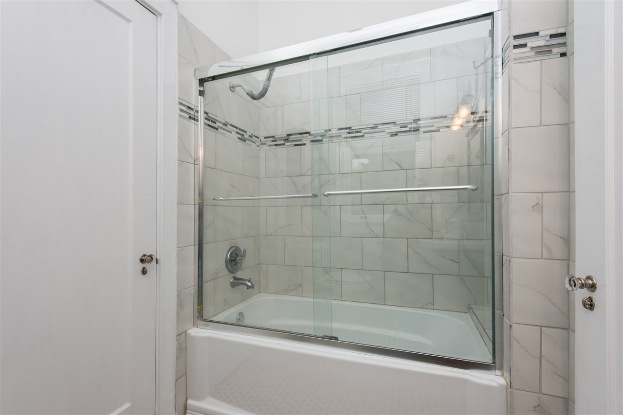 2216 Creston Road Raleigh, NC 27608 - Photo 15 of 21 Bathroom