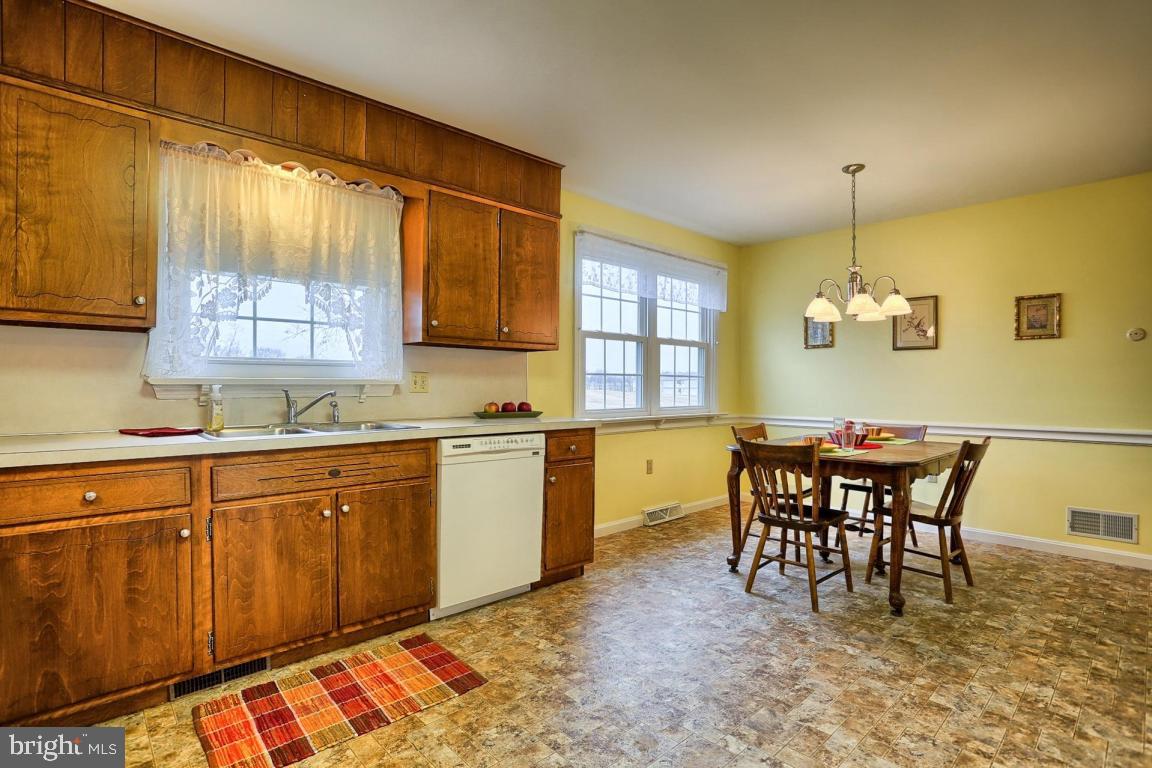 1805 Hauenstein Road Elizabethtown, PA 17022 - Photo 5 of 26 Gallery Image 5
