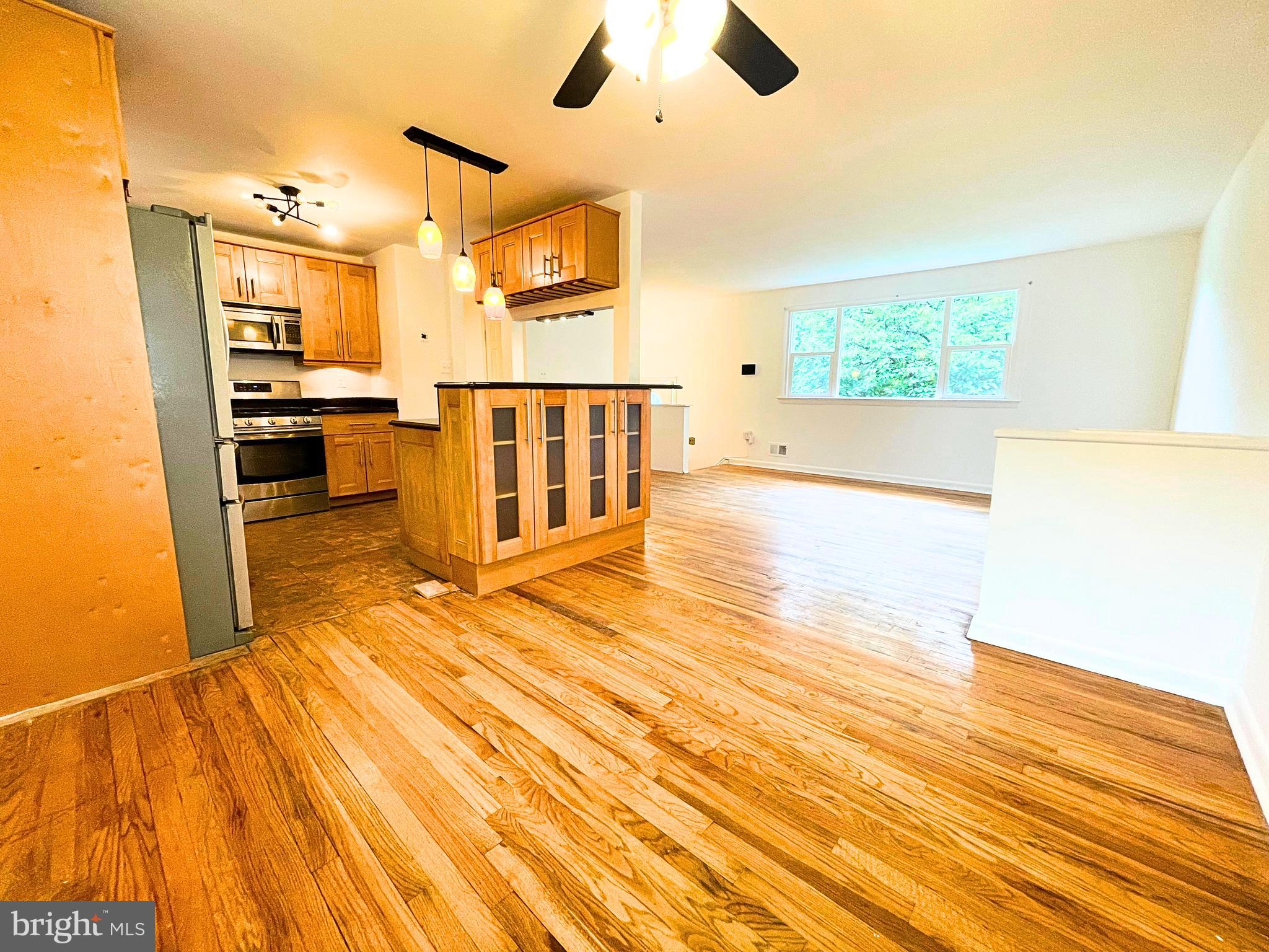 11422 Brandywine Road Clinton, MD 20735 - Photo 6 of 36