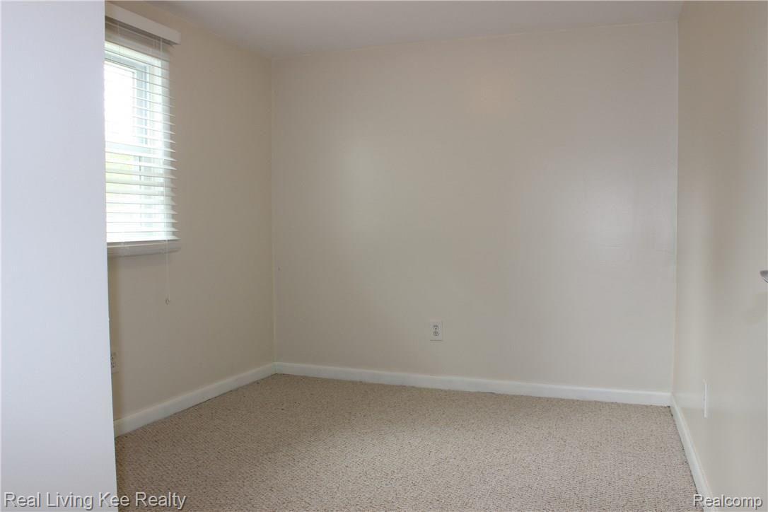 556 Curzon Road Rochester, MI 48307 - Photo 42 of 49 IMG_1696.JPG