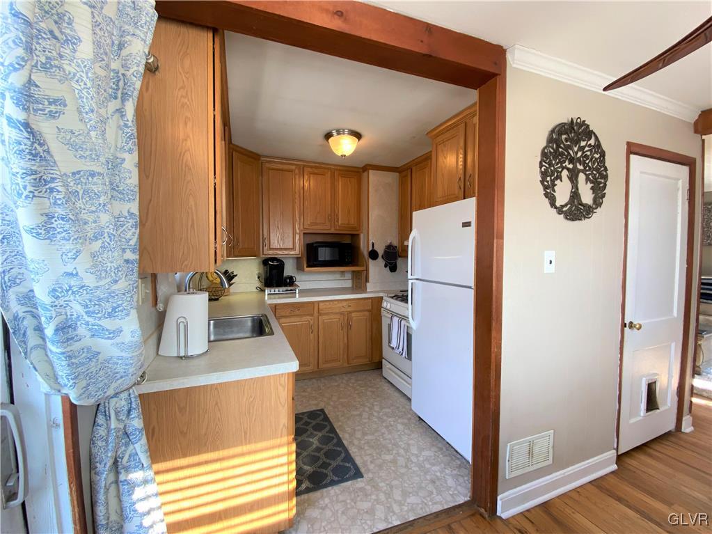 333 Cedar Road Hellertown, PA 18055 - Photo 8 of 28 Gallery Image 8