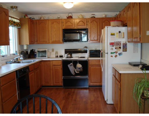 32 Maplewood Road Pembroke, MA 02359 - Photo 9 of 12 Gallery Image 9
