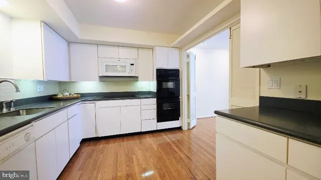 $3,700 | 4960 Sentinel Drive, Unit 10401, Bethesda, MD 20816