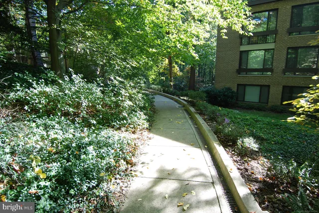 $3,700 | 4960 Sentinel Drive, Unit 10401, Bethesda, MD 20816