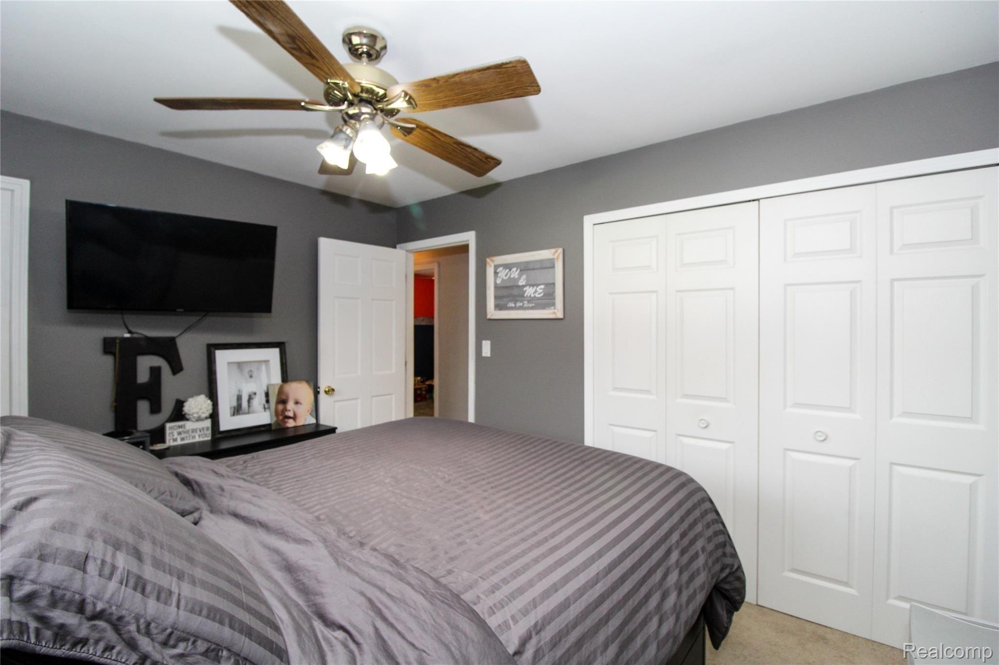 32455 Ridgefield Avenue Warren, MI 48088 - Photo 15 of 34 Bedroom 1.2