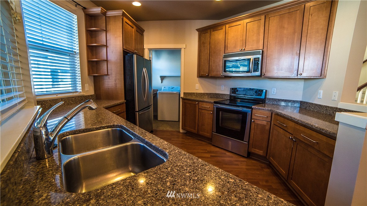 5958 31st Avenue Southwest Seattle, WA 98126 - Photo 6 of 24