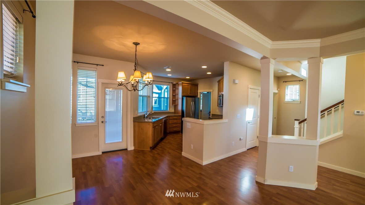 5958 31st Avenue Southwest Seattle, WA 98126 - Photo 8 of 24